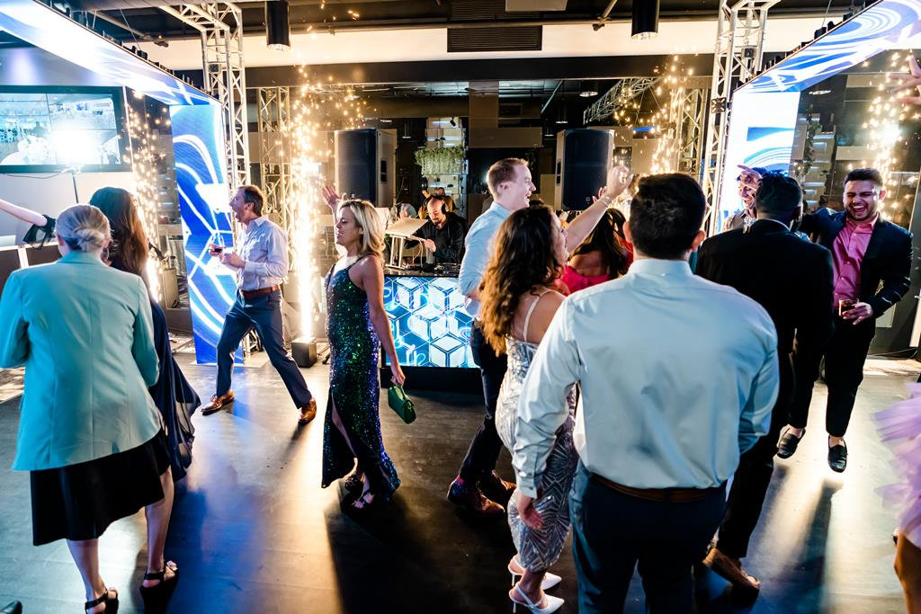 aVenue Event Group - 10 Yr Anniversary at The MEZZ — photo 17